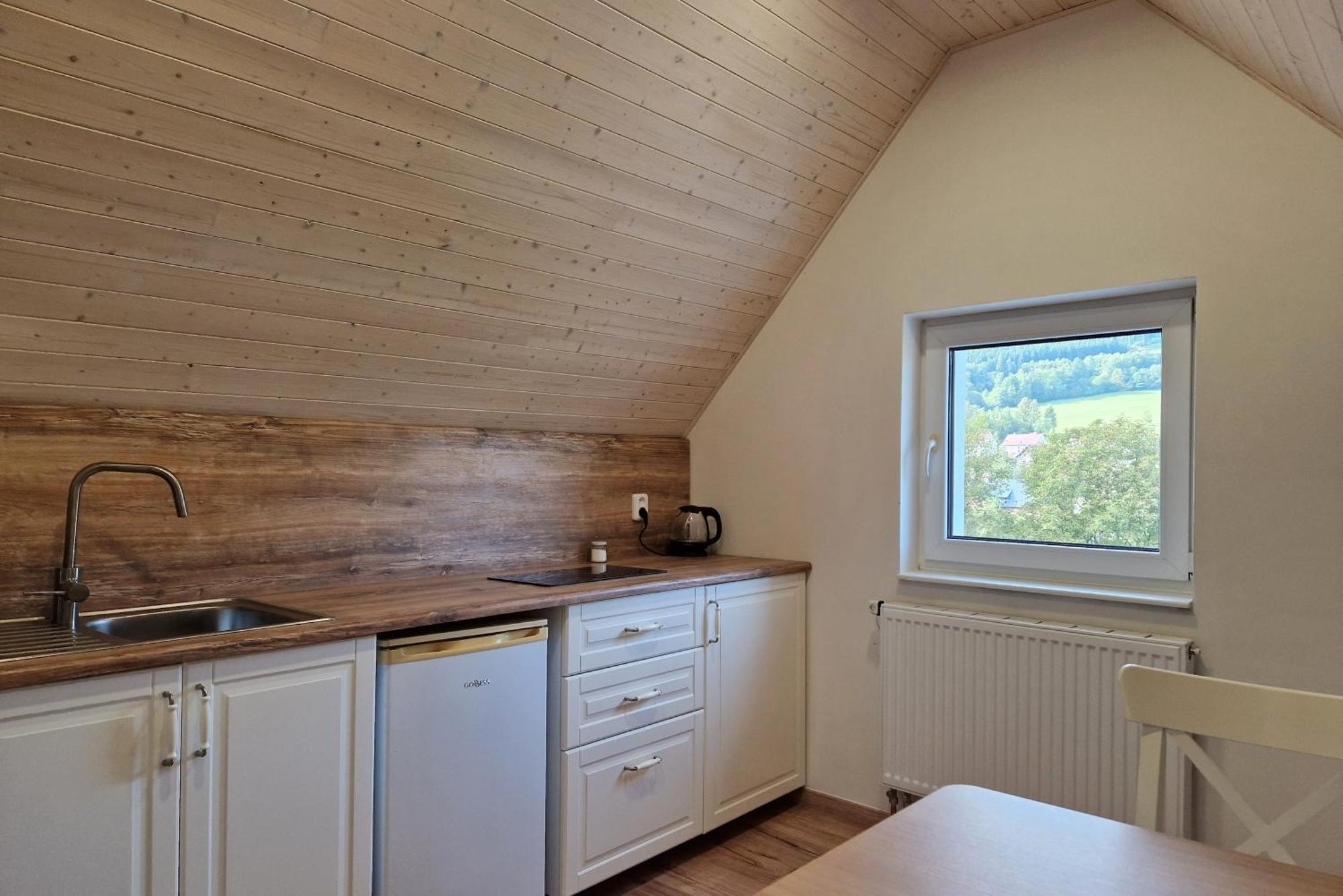 Lipovka Apartment ลิโปวา ลาสเนีย ภายนอก รูปภาพ